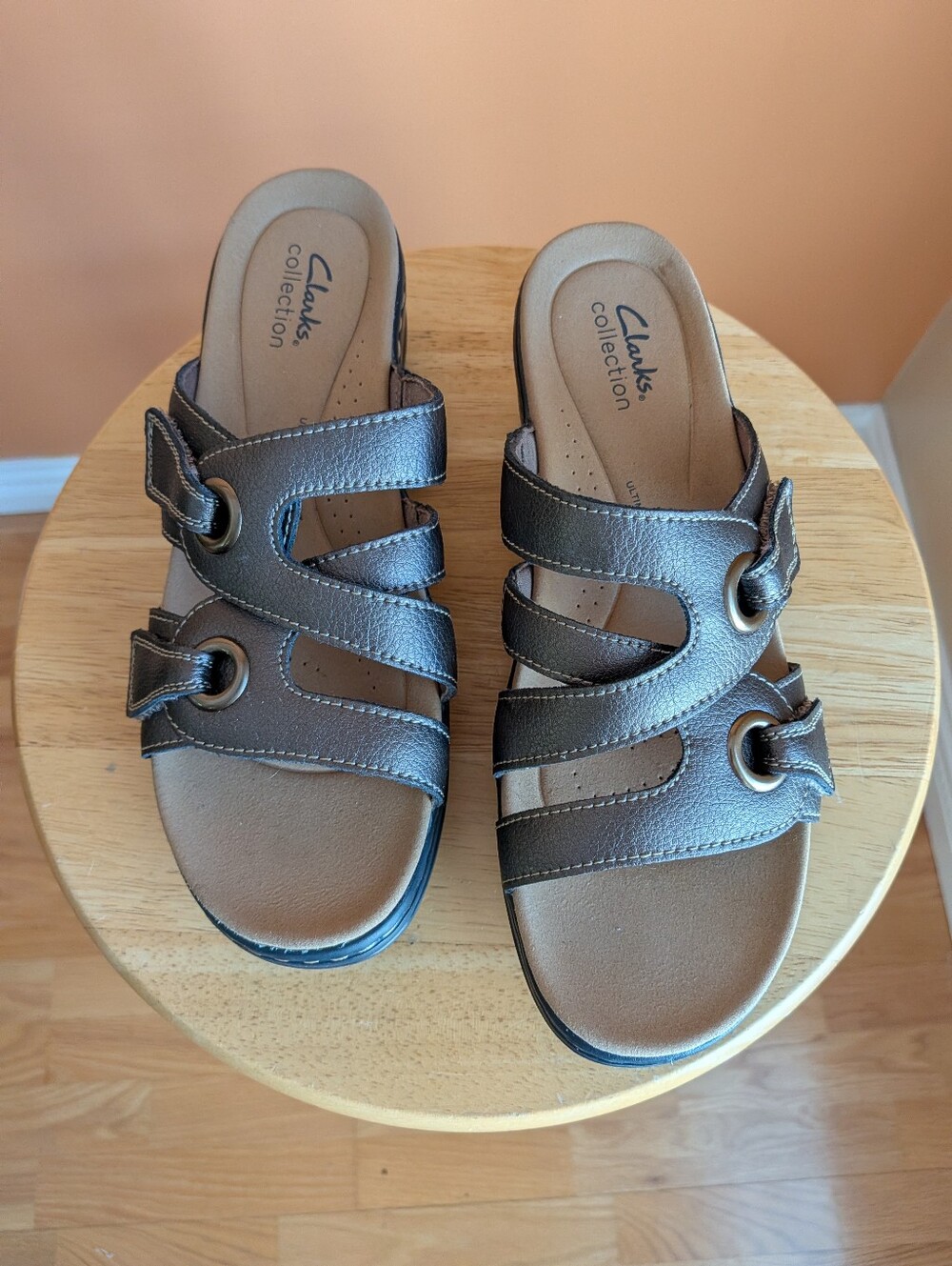 Clark Collection Women's Metallic Brown Slide Sandals Size 8